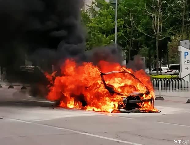 市监总局：建立并推动实施新能源汽车火灾事故企业报告制度